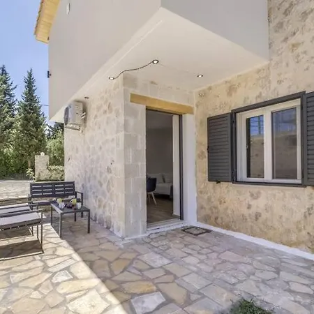 Lägenhet Delux 2 Petra Tsoukaládhes