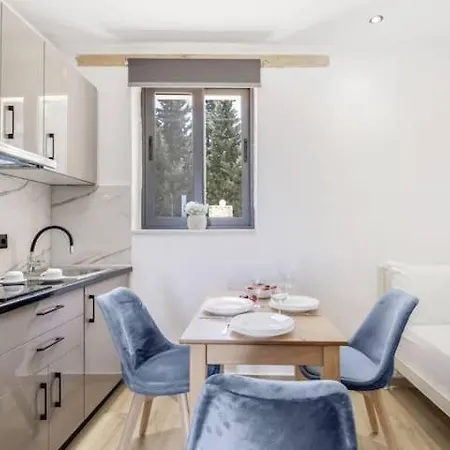 Delux 2 Petra Apartment