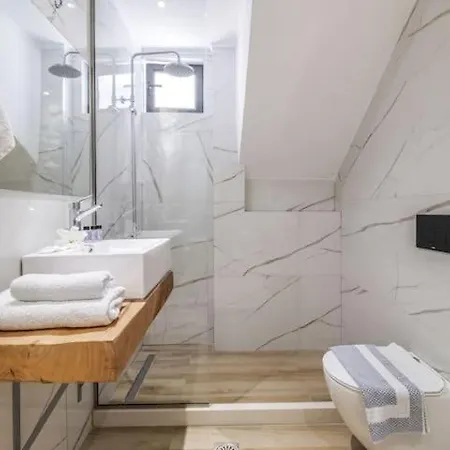 Delux 2 Petra Apartment Tsoukaladhes